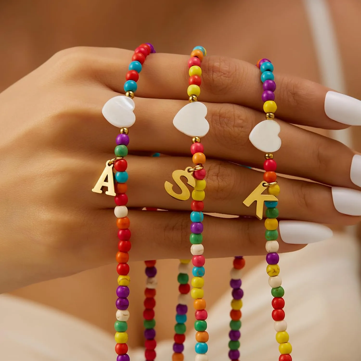 Dainty Initial Necklaces for Women Layered Handmade Colorful Beaded Necklaces Letter Choker Necklace with Heart Shaped Shells Y2K Aesthetic Jewelry Boho Summer Necklace Jewelry