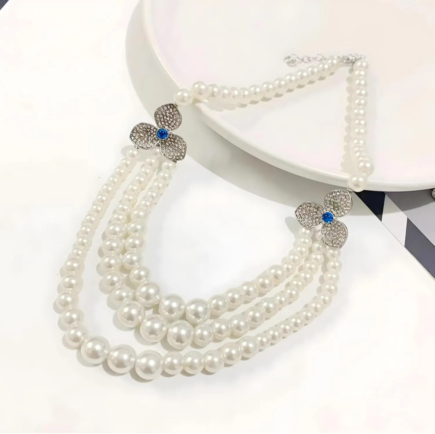 Imitation Pearl Daisy Flower Necklace Dainty 14K Gold Plated Layered Pearls Beaded Choker Necklaces for Women Trendy Jewelry Gifts