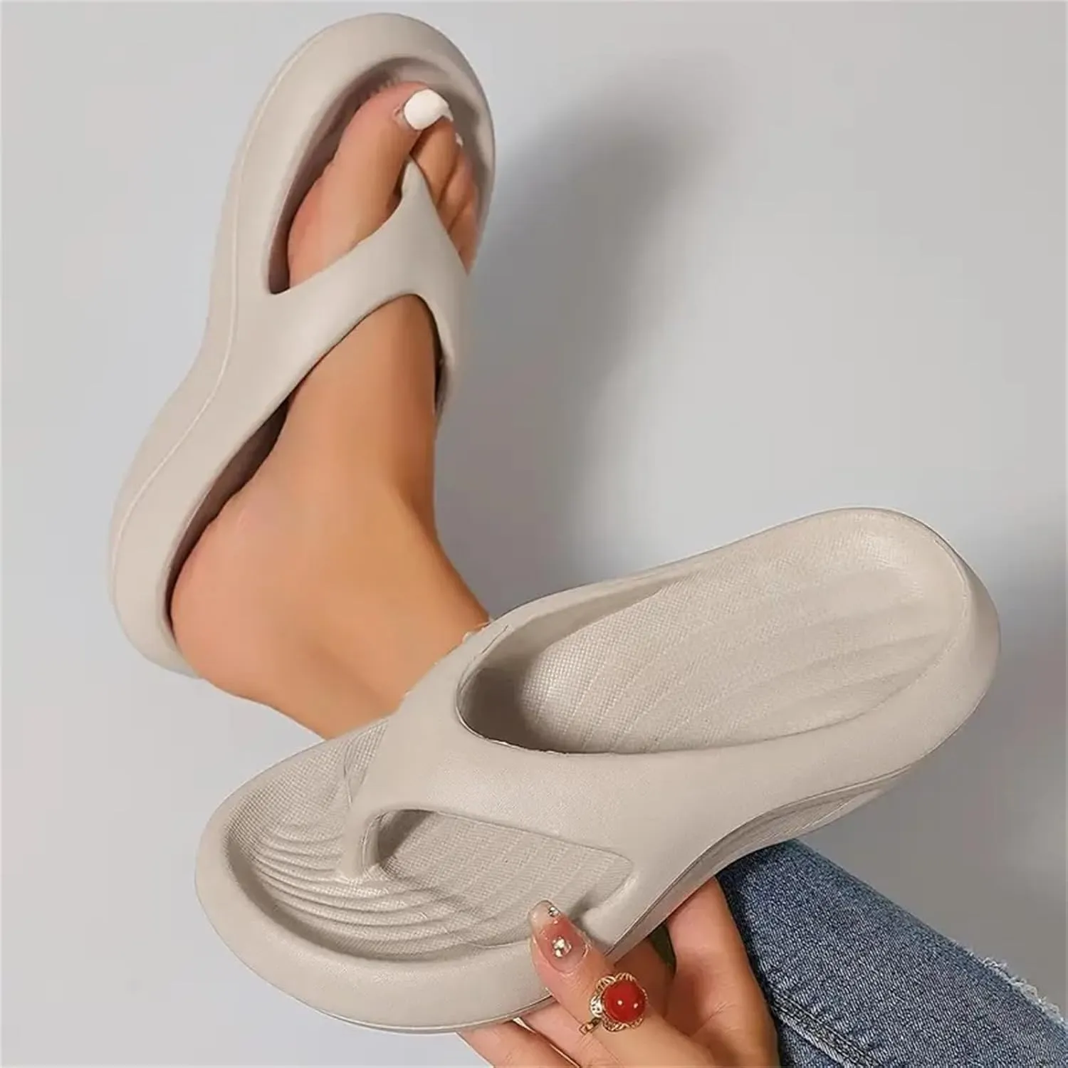 Orthopedic Sandals for Women Lightweight Thong Flip Flop Summer Arch Support Slippers Pillow Soft Summer Beach Shoes Thick Soled Non Slip Flipflops