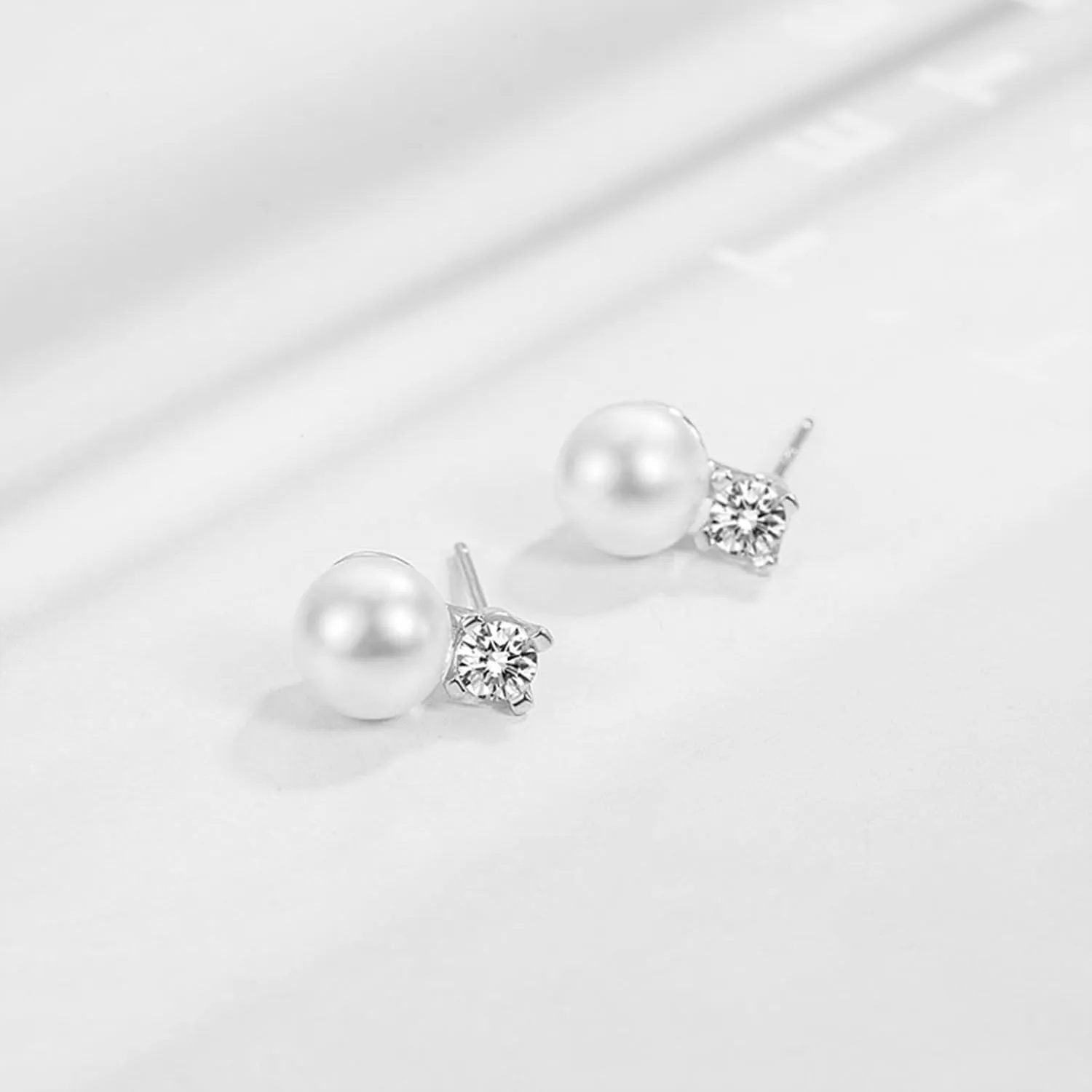 Small Pearl Stud Earrings for Women Dainty Pearl Drop Earrings With Cubic Zirconia 8mm Pearl and Diamond Earrings Ctue Gold Wedding Jewelry Gifts Pearl Jewelry