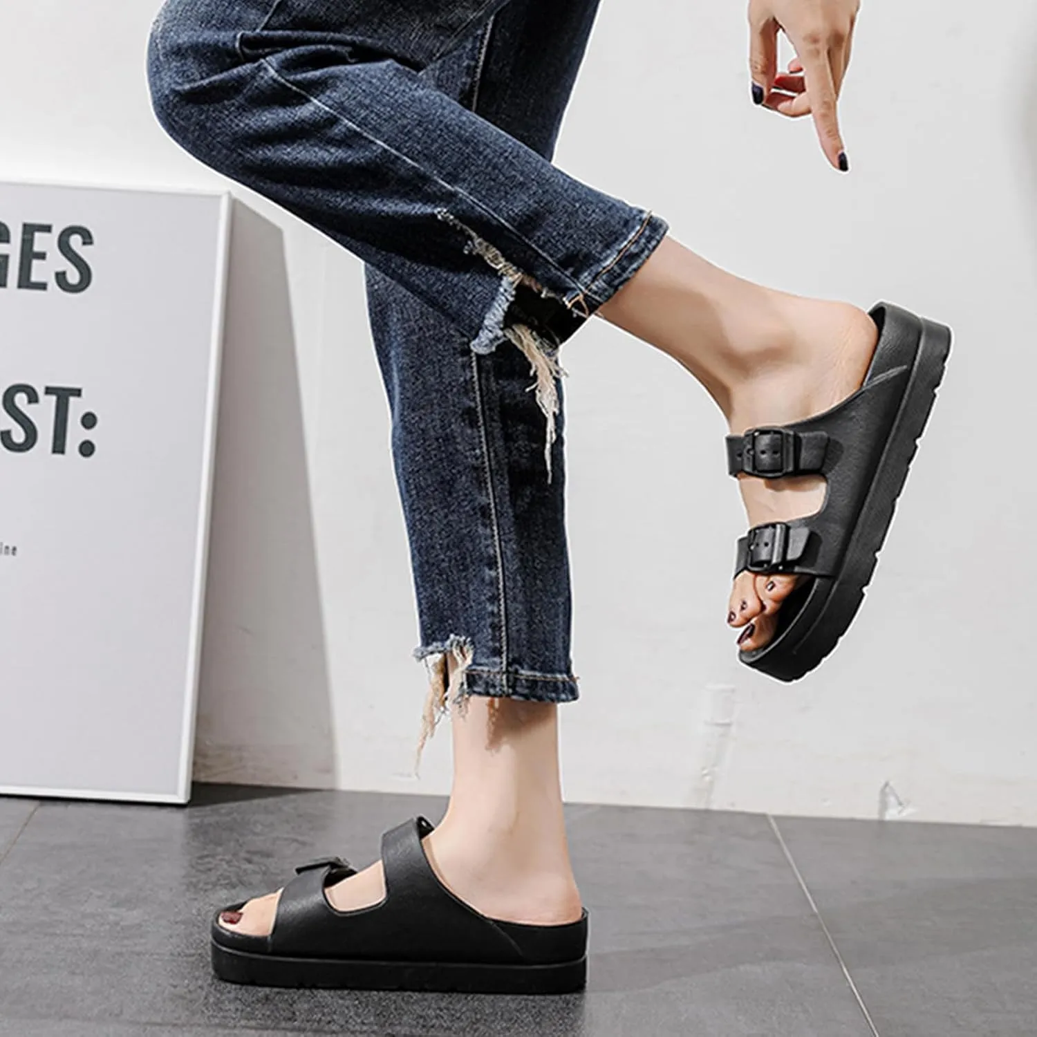 Women's Comfortable Non-slip Arch Support Orthopaedic Flip Flops,Summer Cute T-strap Flat Flip Flops with Adjustable Buckle EVA Sandals