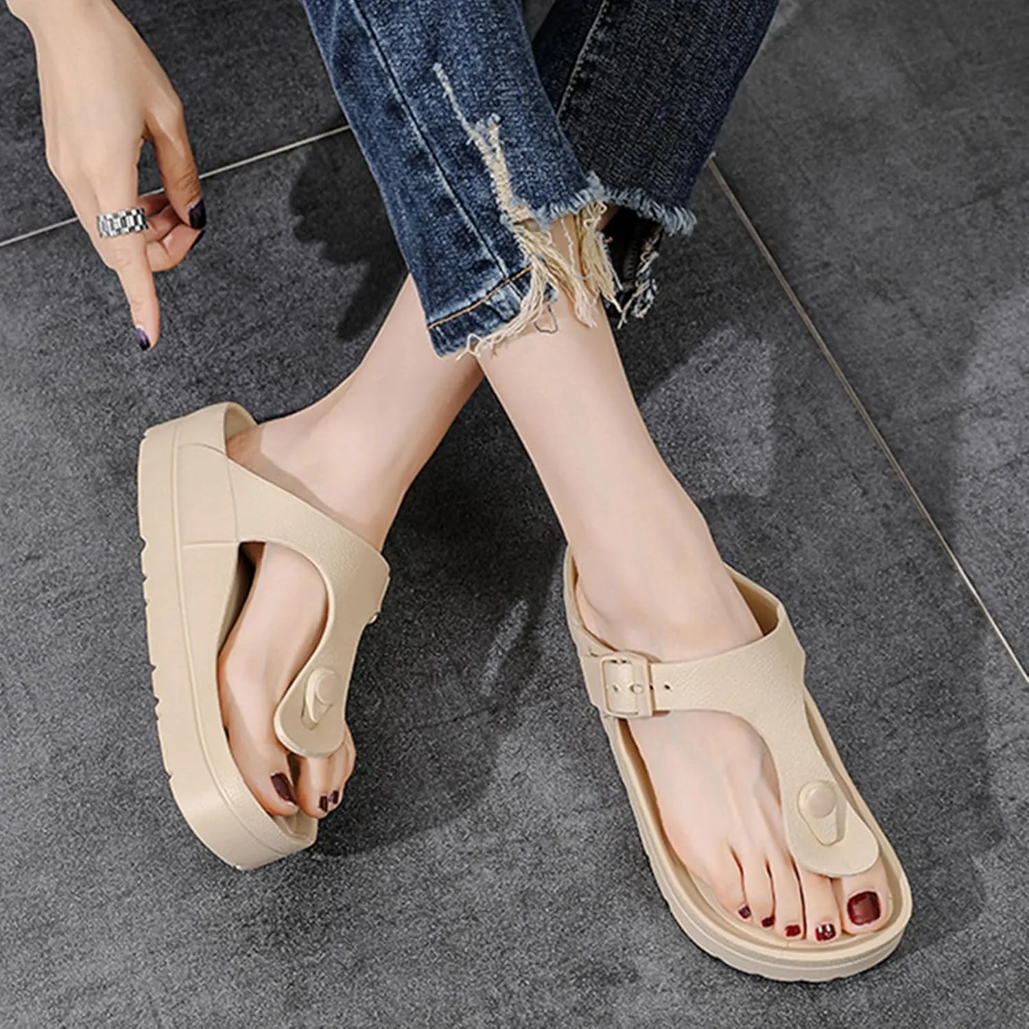 Women's Comfortable Non-slip Arch Support Orthopaedic Flip Flops,Summer Cute T-strap Flat Flip Flops with Adjustable Buckle EVA Sandals