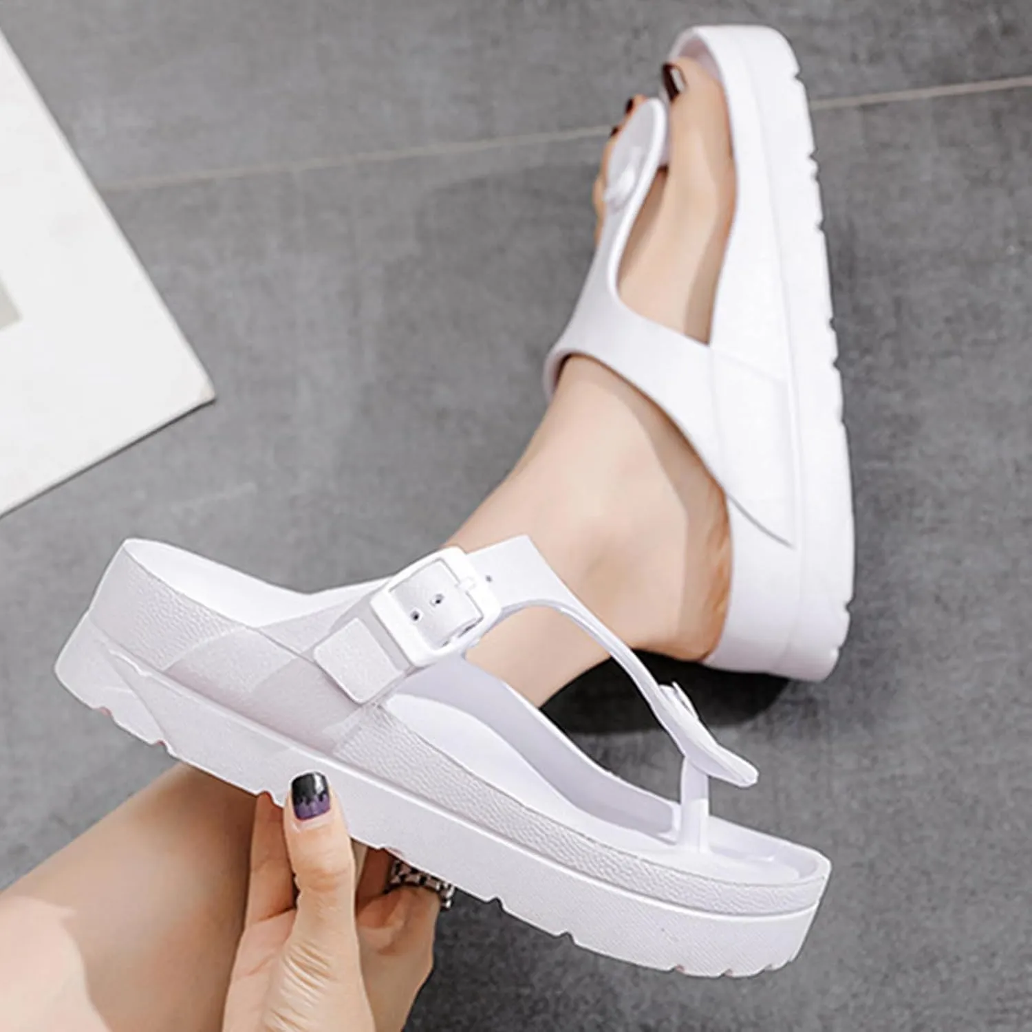 Women's Comfortable Non-slip Arch Support Orthopaedic Flip Flops,Summer Cute T-strap Flat Flip Flops with Adjustable Buckle EVA Sandals